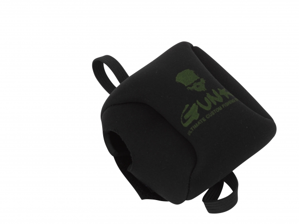 https://www.predatortackle.co.uk/Luggage/Reel-Protection/Gunki-Neoprene-Bait-Casting-Reel-Cover/GUNKI-REEL-COVER-25906.jpg